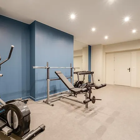 Appartement T3 Spacieux Avec Terrasse Et Parking Privatif
