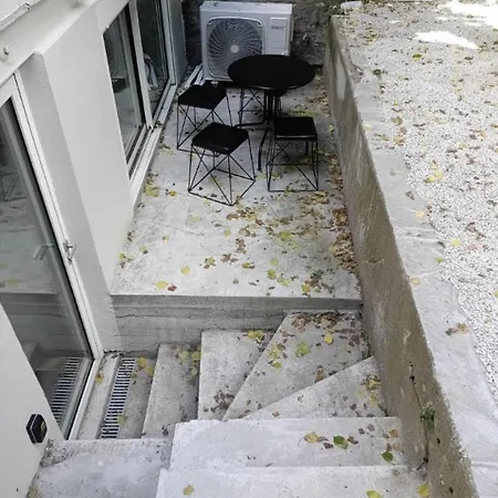 Appartement T3 Spacieux Avec Terrasse Et Parking Privatif *